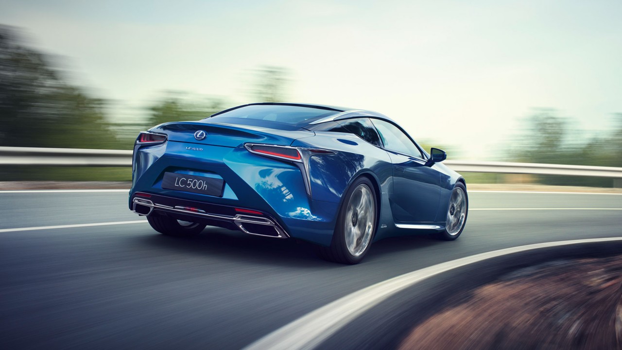 2017-lexus-lc-blue-gallery-002-1920x1080_tcm-3195-1059077