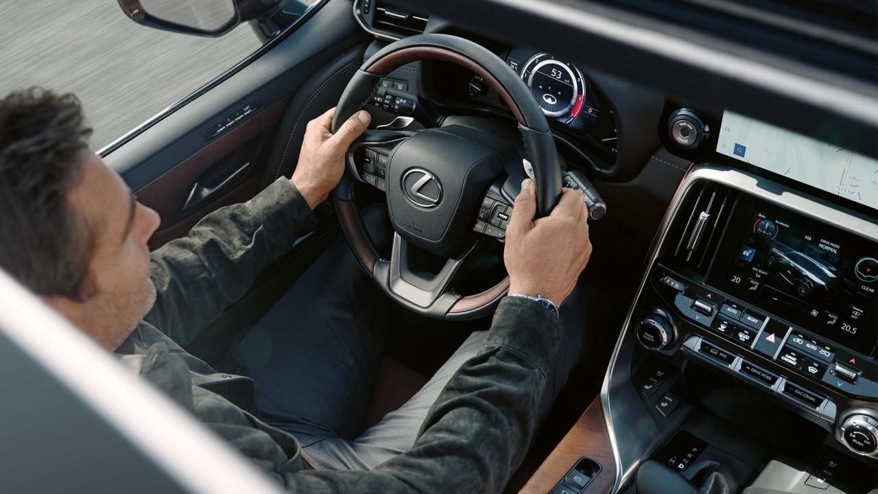 FØLG MED, MED LEXUS