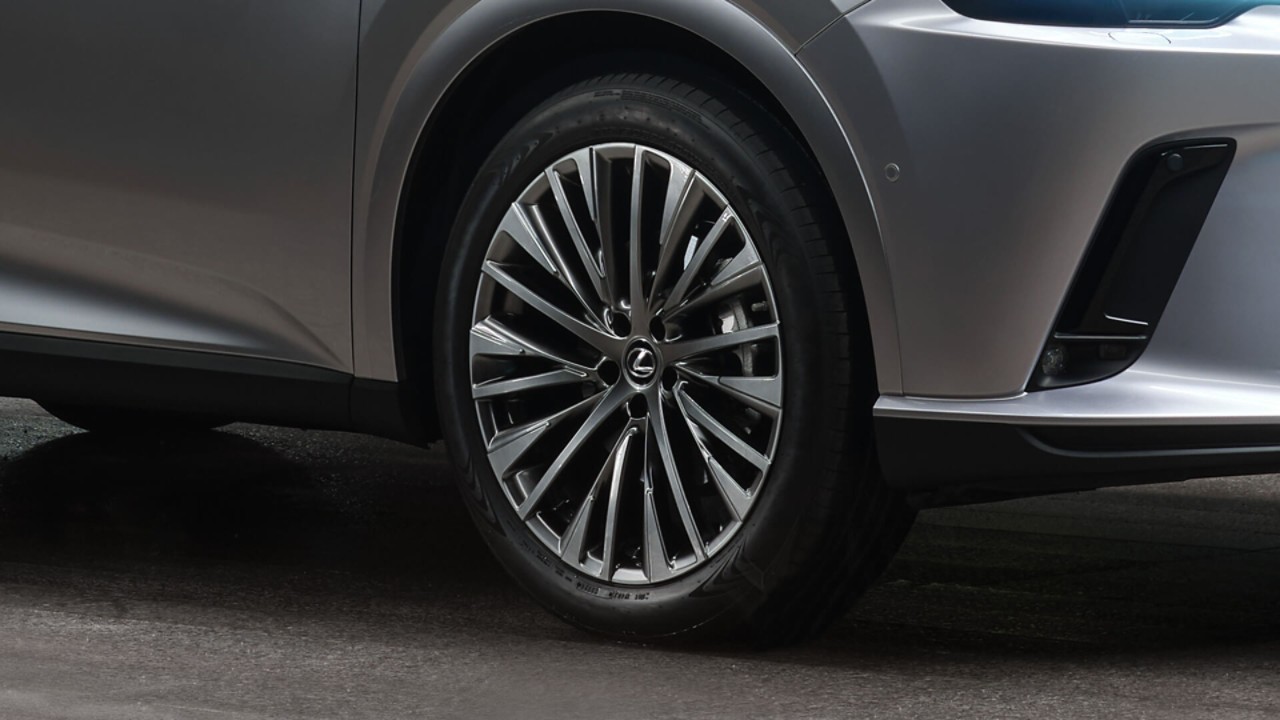 Close-up of the Lexus RX alloy wheels
