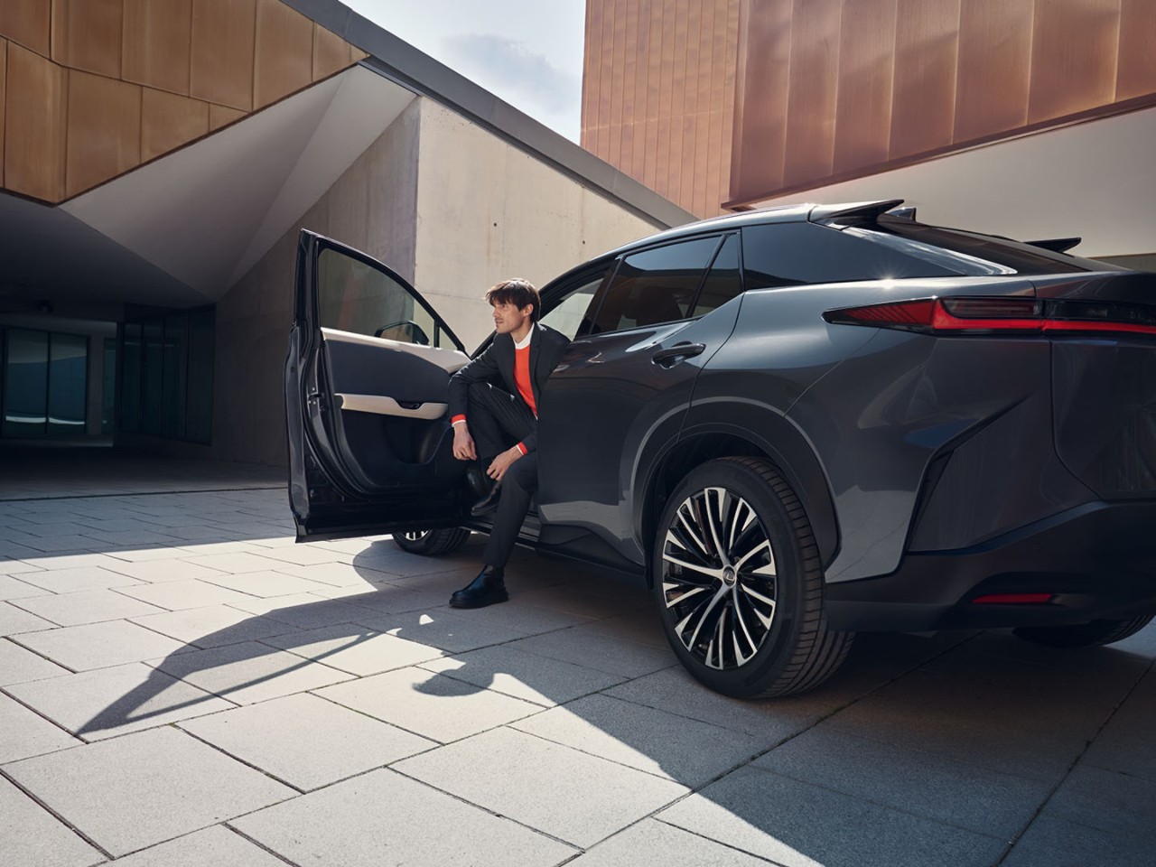2022-lexus-rz-campaign-presales-exterior-feature-cards-reducing-risks-4x3-1440x1080
