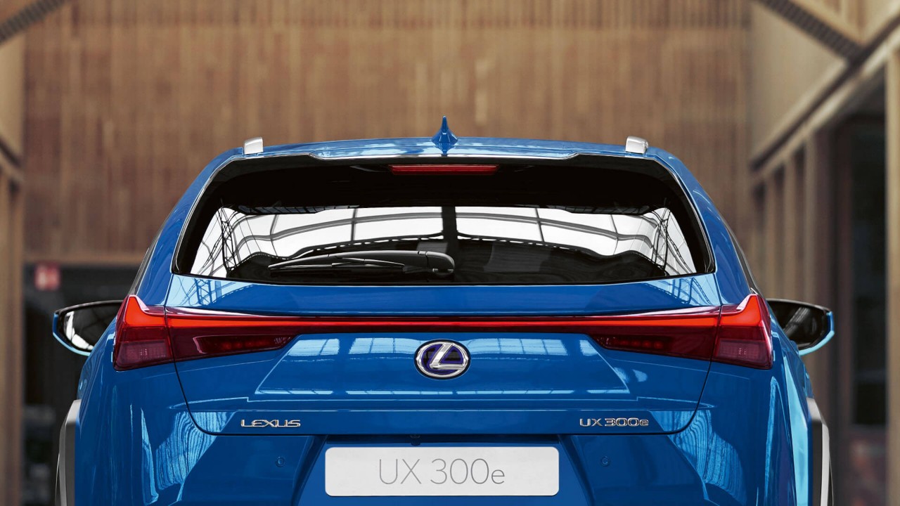 2021-lexus-ux-300e-exterior-back-aero-stabilising-rear-light-1920x1080