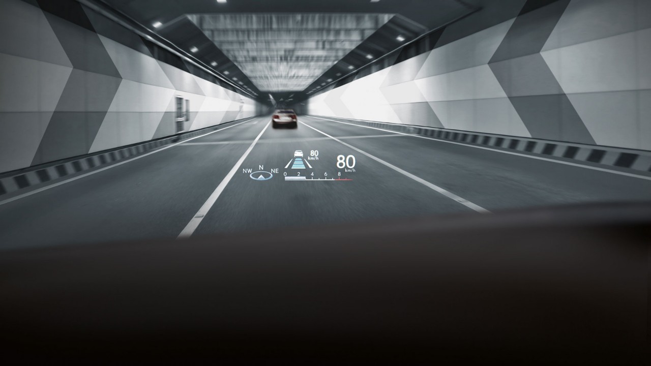 EKSTRA BREDT HEAD UP-DISPLAY