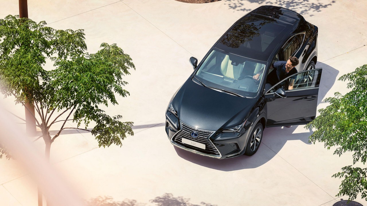 2021-lexus-nx-gallery-lifestyle-02-1920x1080_tcm-3154-2111013