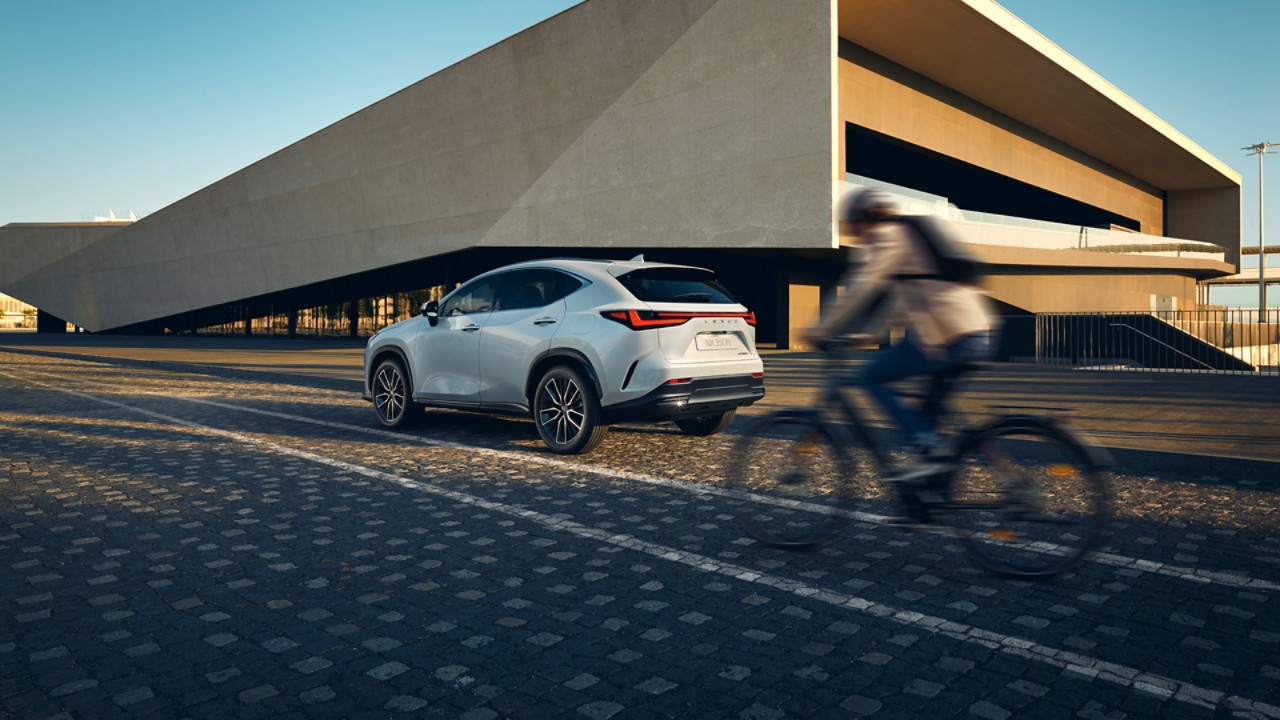 2022-dxp-lexus-safety-innovation-hero-1920x1080