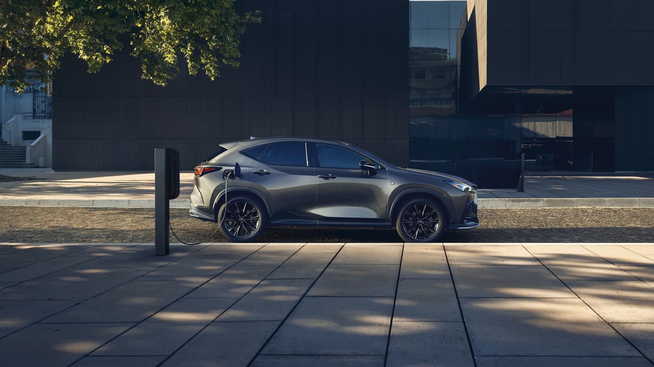 2022-dxp-lexus-plug-in-hybrid-benefits-hero-1920x1080